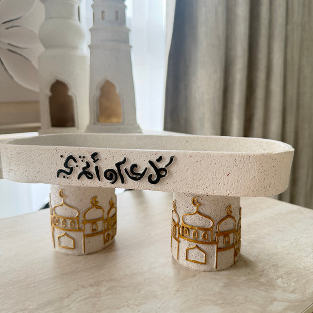 Ramdan resin stand offwhite