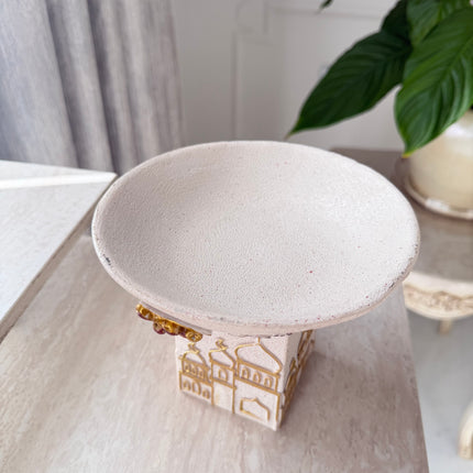 Ramdan resin gold offwhite dates stand