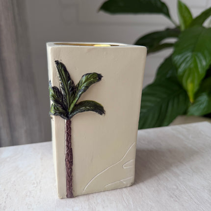 Resin palm tree essence