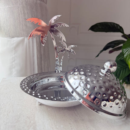 Metal palm tree plate