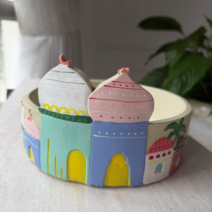 Round resin tray hand painted