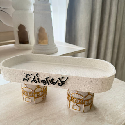 Ramdan resin stand offwhite