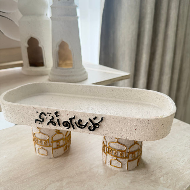 Ramdan resin stand offwhite