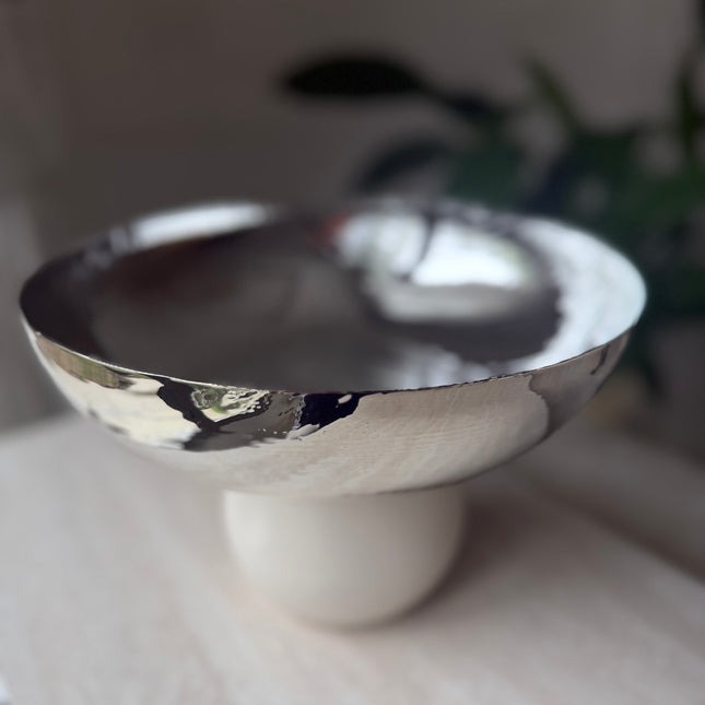 Silver bowl for display sweet or salt