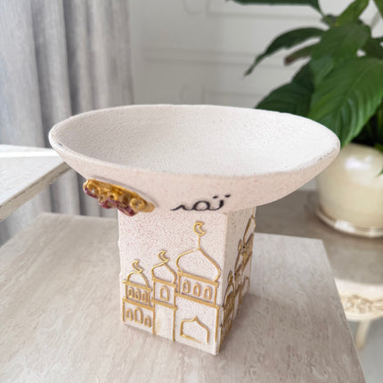 Ramdan resin gold offwhite dates stand