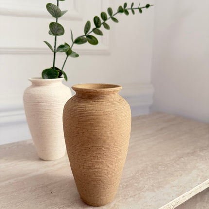 مزهرية حجرية مصنوعة يدوياً بطول 20 سم