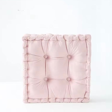 Square-shaped Cushions