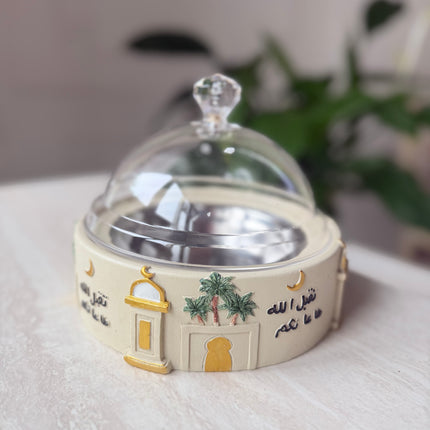 طبق رمضاني من الحجر مع غطاء