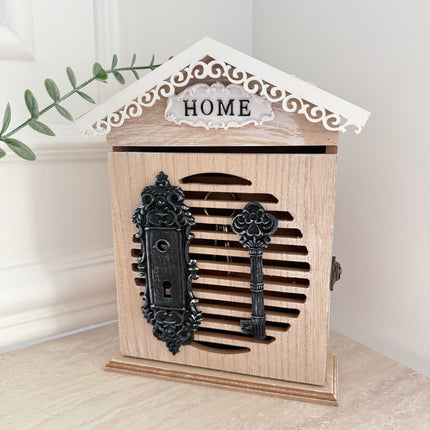 علاقة مفاتيح خشبية عتيقة