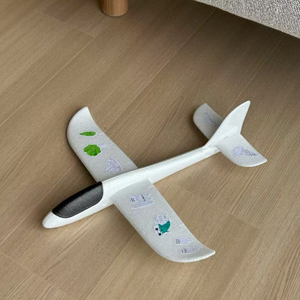 DIY painting glider flight plane with stickers and markers